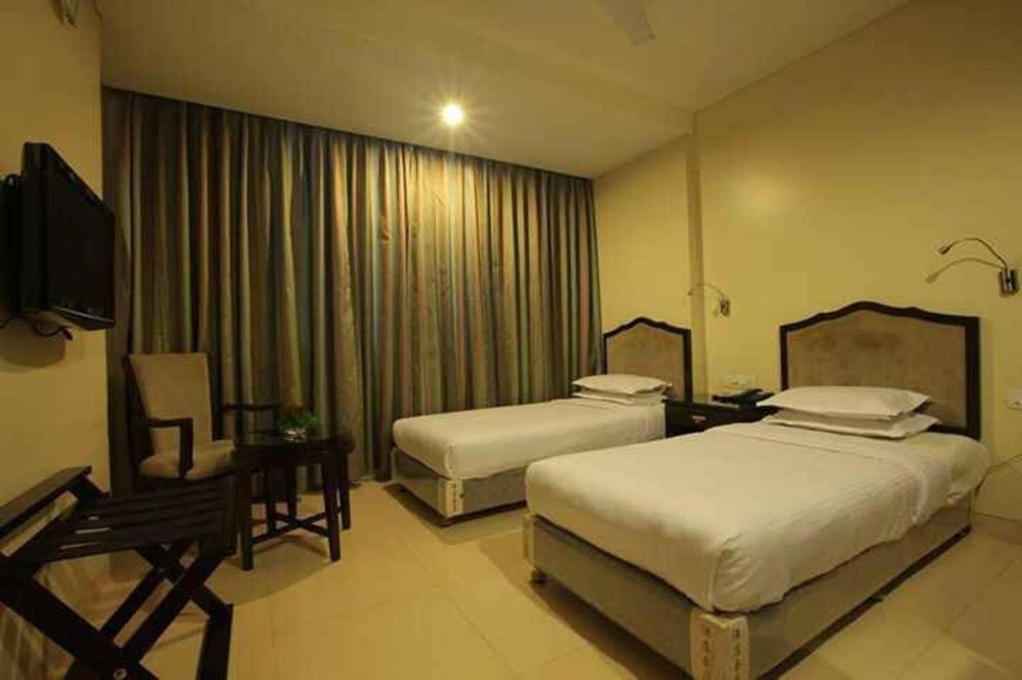 Hotel Ashoka, Pune Yerandwane Eksteriør billede